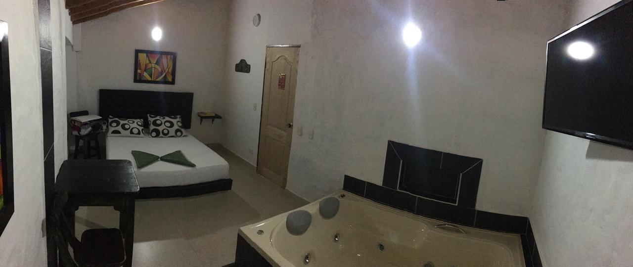 Hotel El Turista Ріонегро Екстер'єр фото